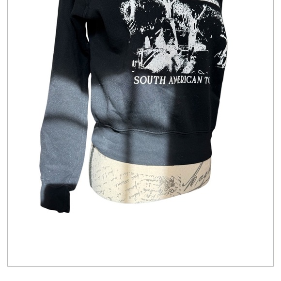 QUEEN SOUTH AMERICA TOUR 🖤  Black Concert Sweater - Picture 3 of 12